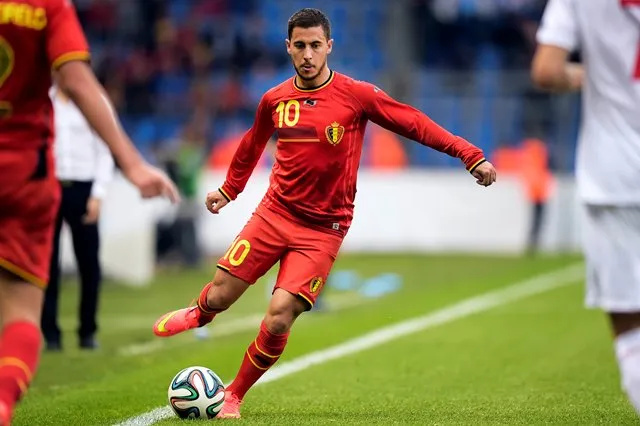 Hazard et Zlatan se chambrent sur Twitter