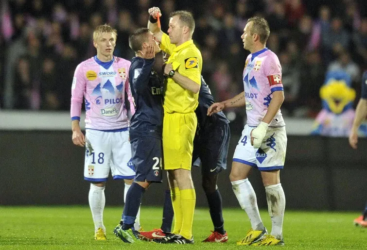 Les agresseurs d&rsquo;arbitre radiés à vie ?