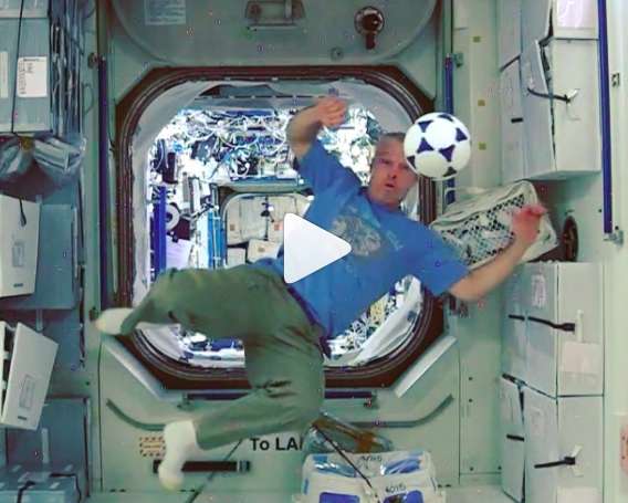 Vidéo : Des astronautes prêts pour le Mondial