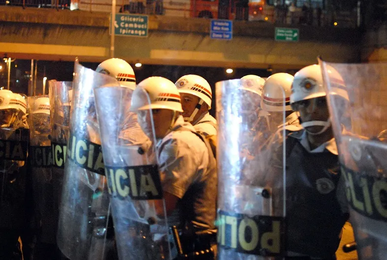 Brésil : Les policiers en grève