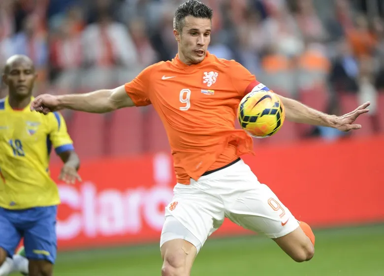 CDM : Van Persie blessé aussi ?