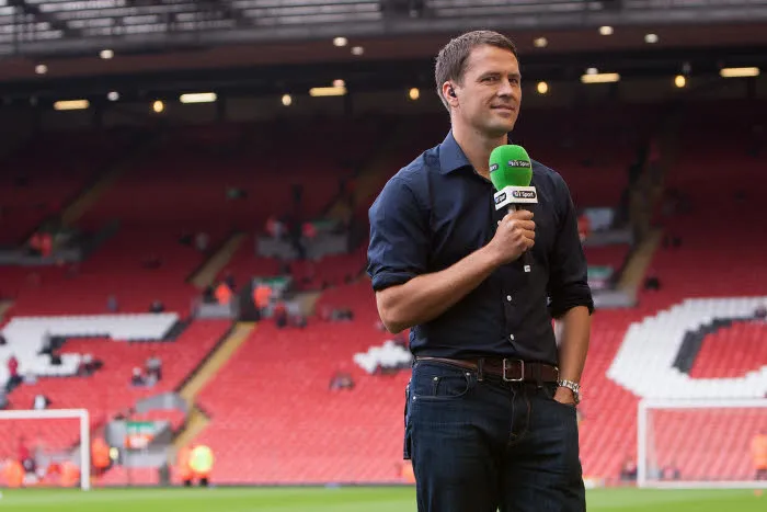 Owen milite pour Neville sélectionneur