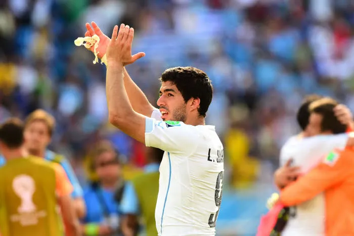 Suárez fait gagner un pari à un Norvégien