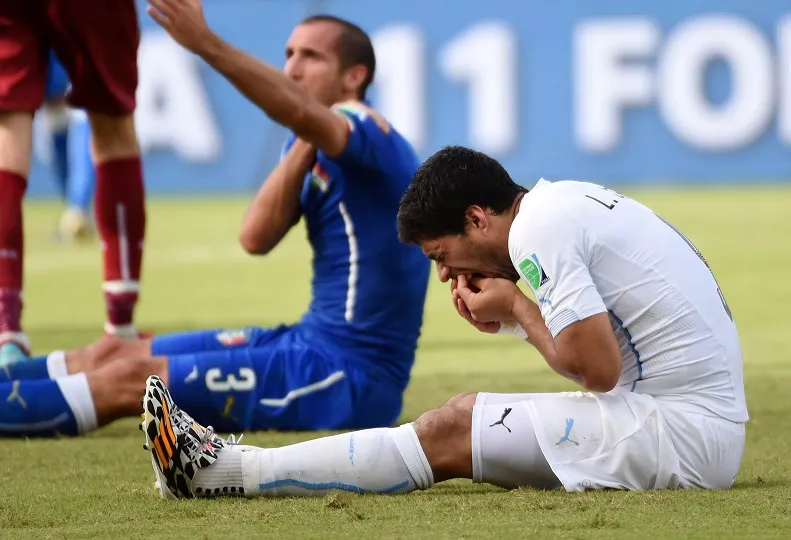 4 mois de suspension pour Suarez !