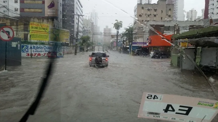 Photo : Recife sous les eaux