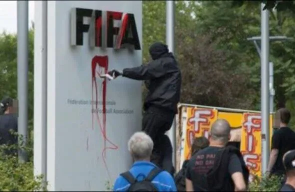 Le siège de la FIFA attaqué