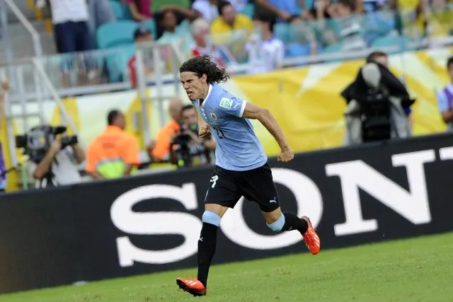 Vine : Le penalty de Cavani