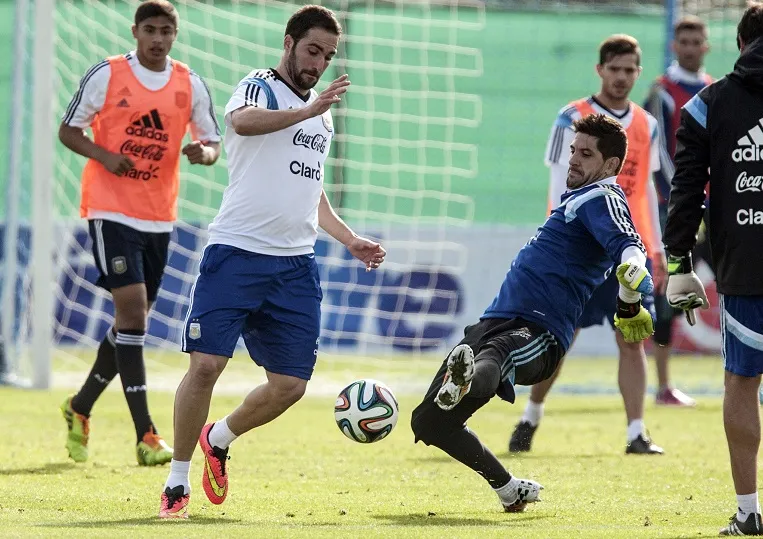 Higuaín sur le banc