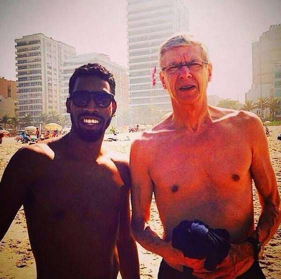 Photo : Wenger tombe le haut