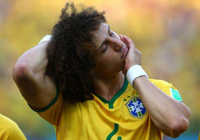 Vine : David Luiz, 2-0, sur coup franc