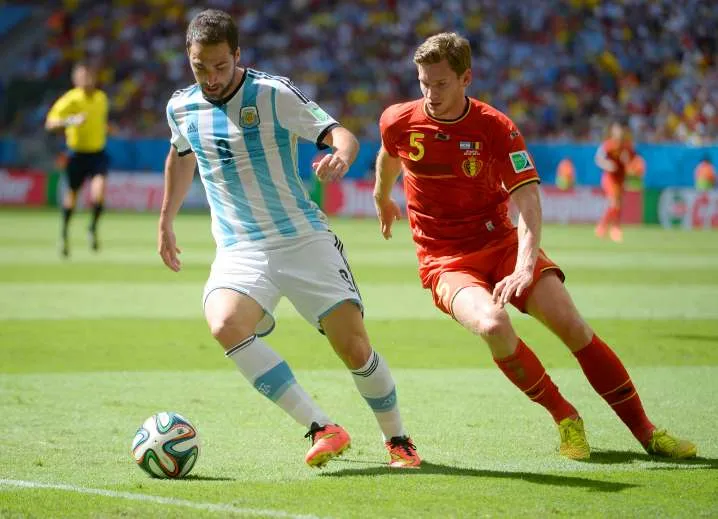 Higuaín met la Belgique en bière