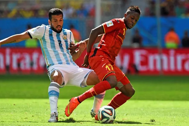 Garay se fiche de la manière