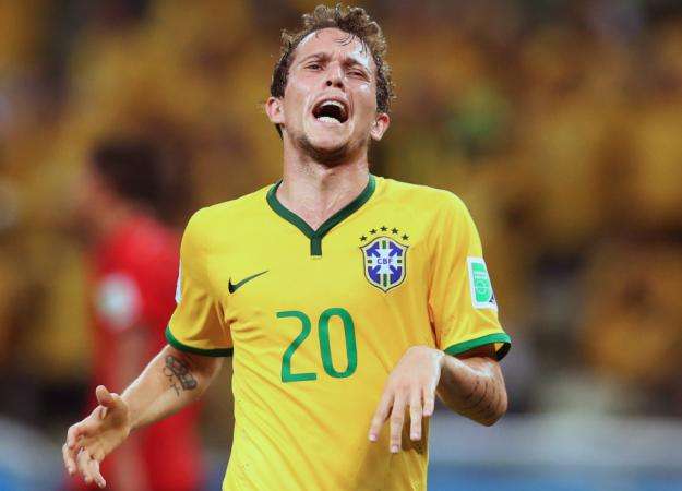 Bernard et Dante titulaires, Lahm à droite