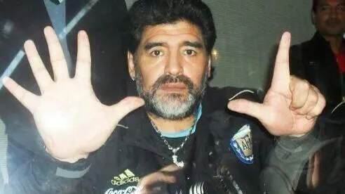 Photo : Maradona se moque de Brésil