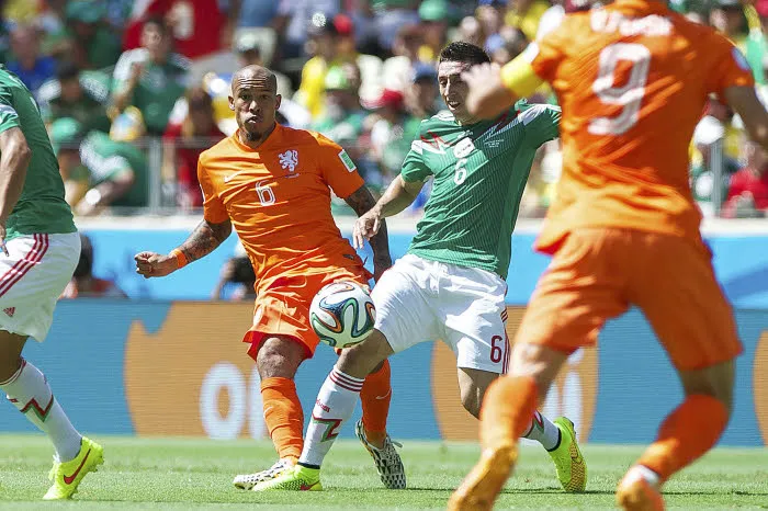 Les Pays-Bas avec De Jong