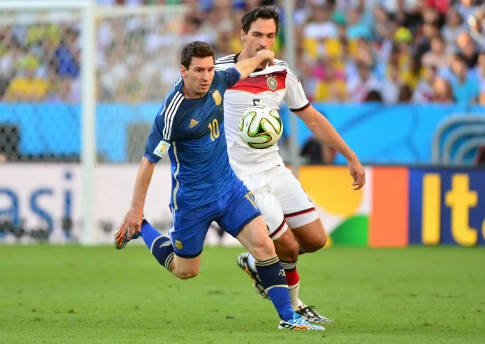 Messi meilleur joueur : Maradona pas d&rsquo;accord