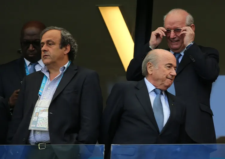 Platini et l&rsquo;UEFA contredisent Blatter