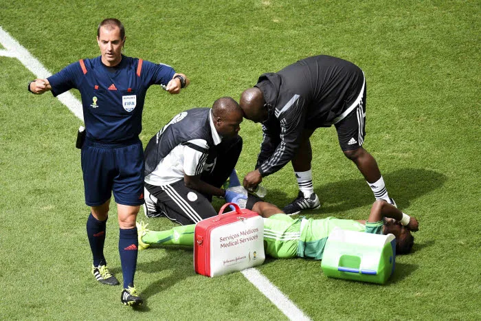 Fracture du tibia-péroné pour Onazi