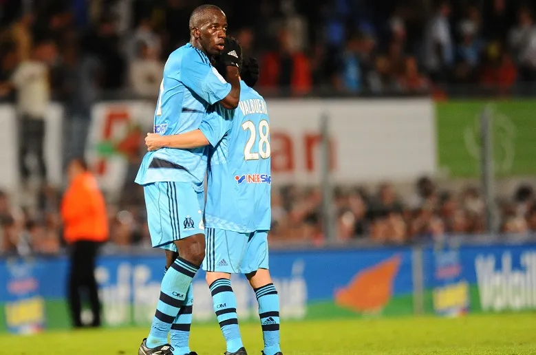 C&rsquo;est quoi cette mode de retirer les maillots ?