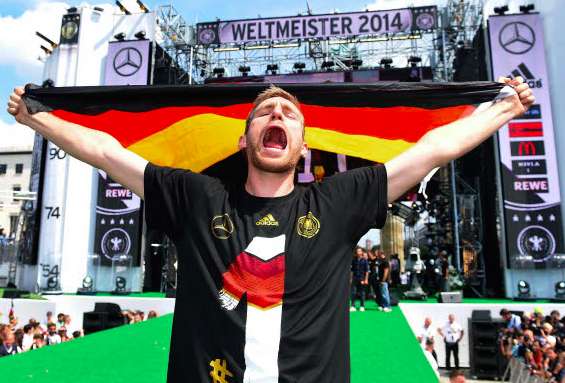 Mertesacker aussi, arrête la sélection