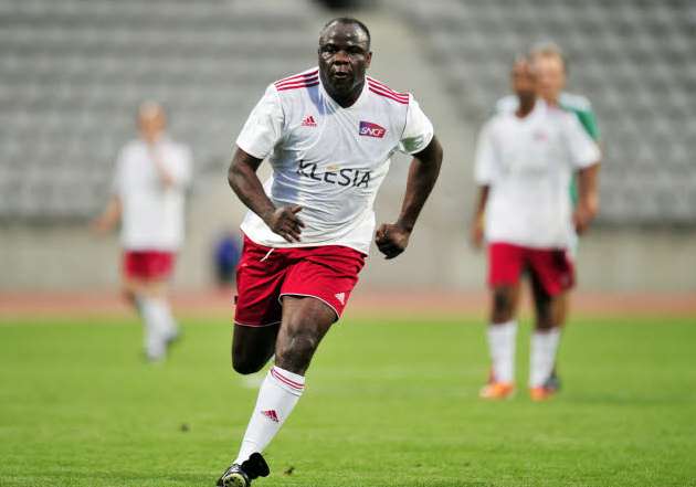 Basile Boli rejoint Auxerre