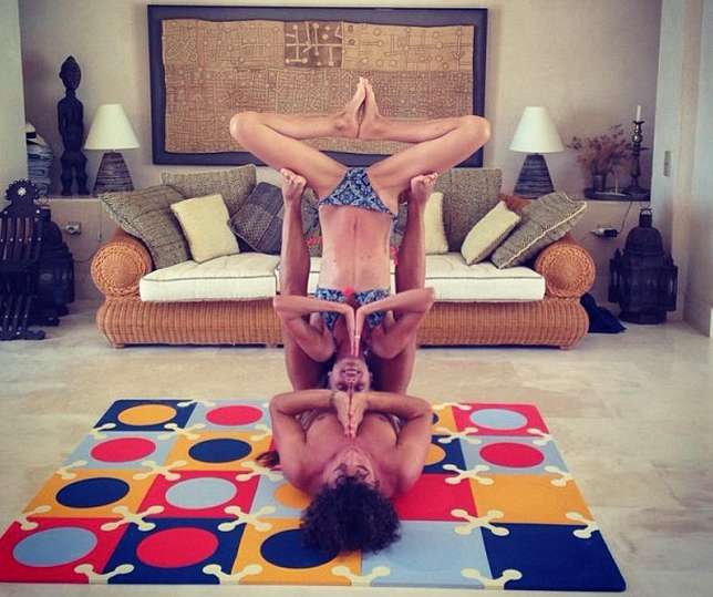 Photo : Puyol, sa femme et le yoga