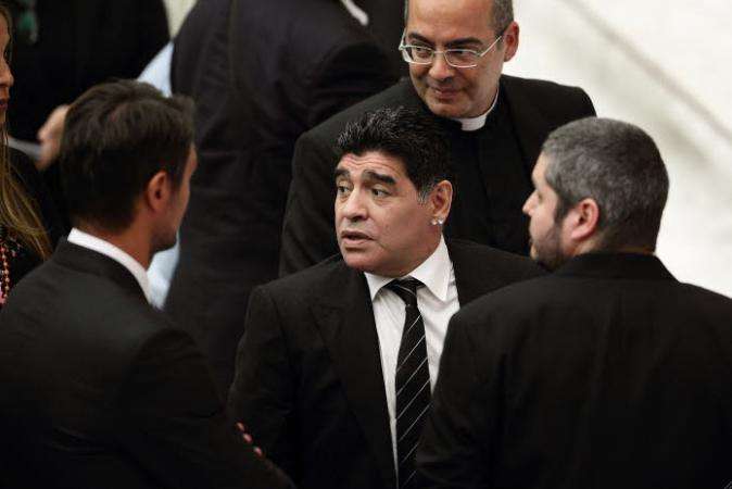 Maradona tacle Icardi