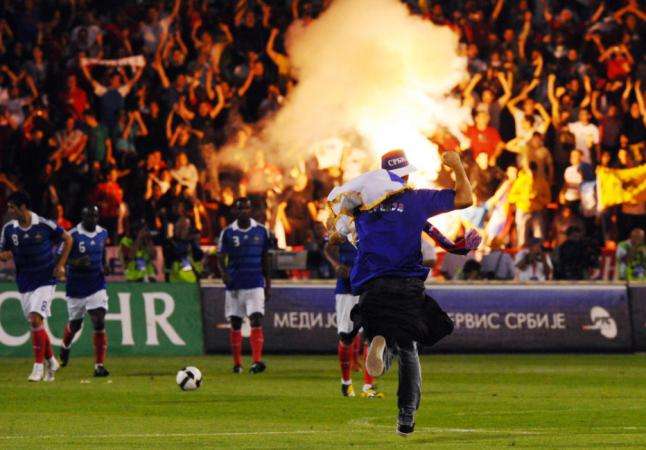 Est-ce vraiment risqué d&rsquo;être supporter français à Belgrade ?