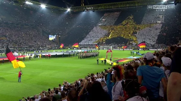 Photo : le tifo des supporters allemands
