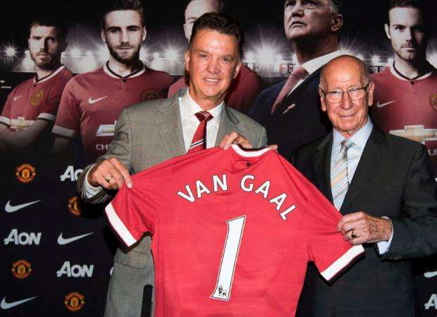Bobby Charlton croit en Van Gaal