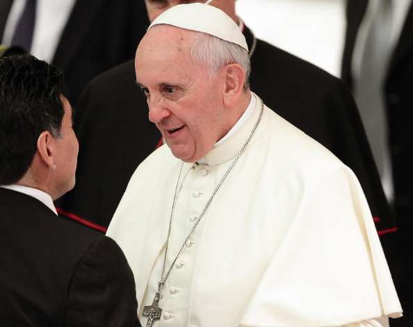 Un stade au nom du pape François