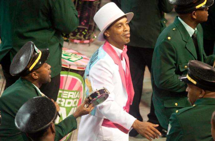 Ronaldinho ne renonce pas aux filles