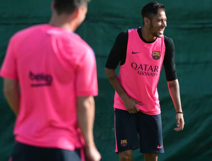 Neymar lance un défi à Zúñiga