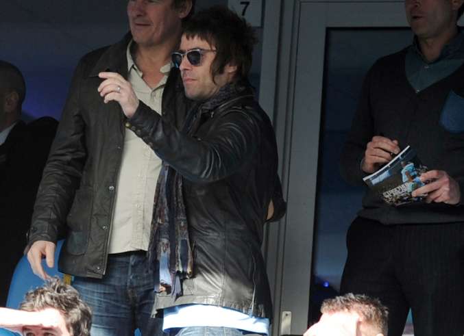 Liam Gallagher recadre Luke Shaw
