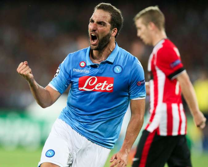 Le Napoli au pied du mur basque