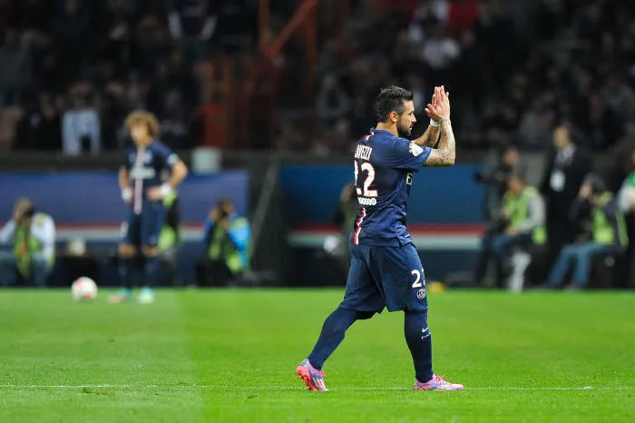 Lavezzi absent quelques semaines