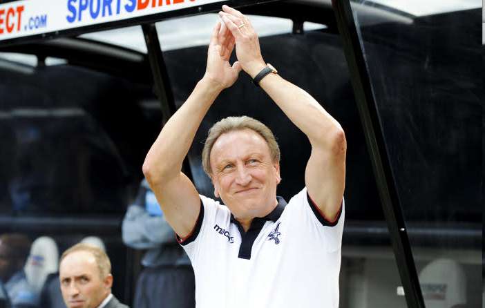 Neil Warnock en veut à son speaker