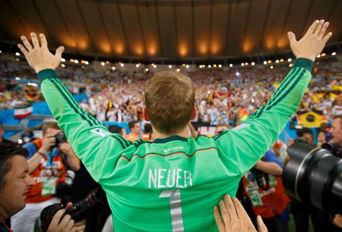 Manuel Neuer a-t-il la grosse tête ?