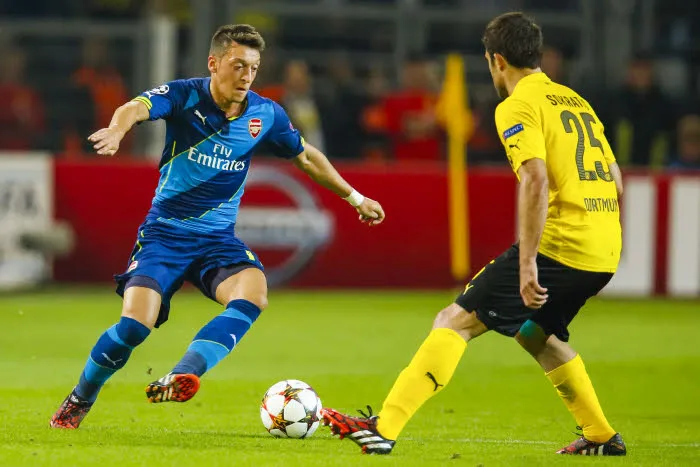 <i>Bild</i> saque Mesut Özil
