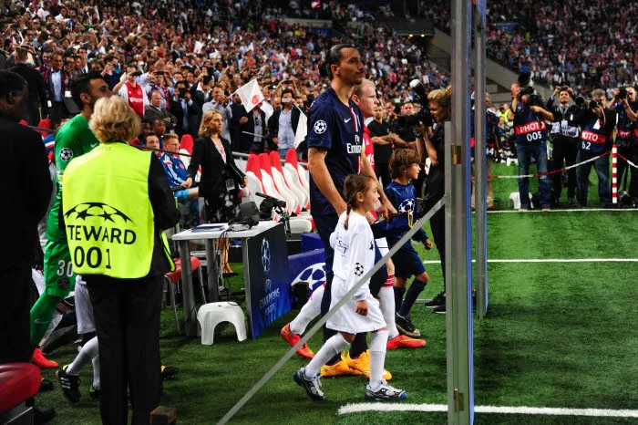 L&rsquo;Ajax dit <i>danke Schöne</i> à Paris