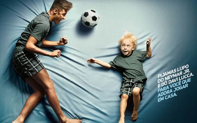 Photo : Neymar pose en pyjama avec son fils