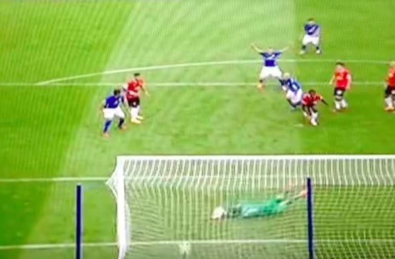 Vine : Cambiasso égalise contre MU !