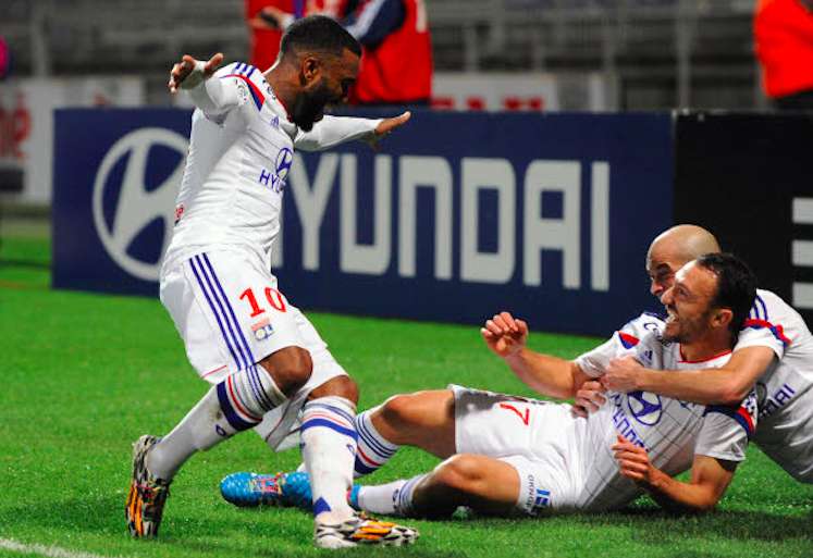 Marseille et Lyon surfent, Paris rougit