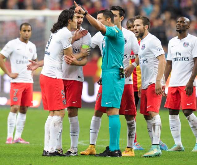 Hernanes renversant, Cavani voit rouge