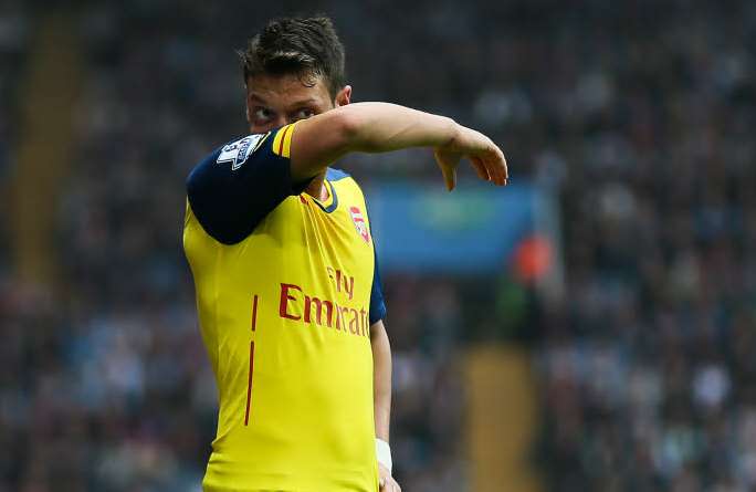 Wenger prescrit 10 semaines de repos à Özil