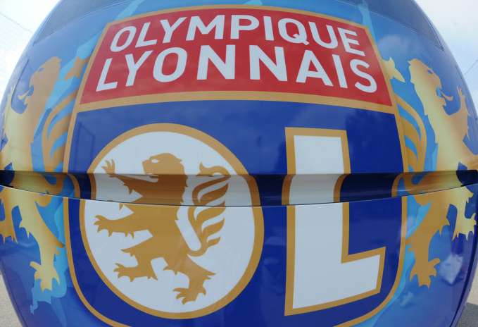 Lyon répond illico à Guy Roux