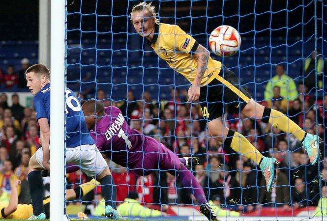 Everton maîtrise Lille