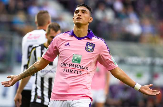 Matías Suárez défendu par sa femme