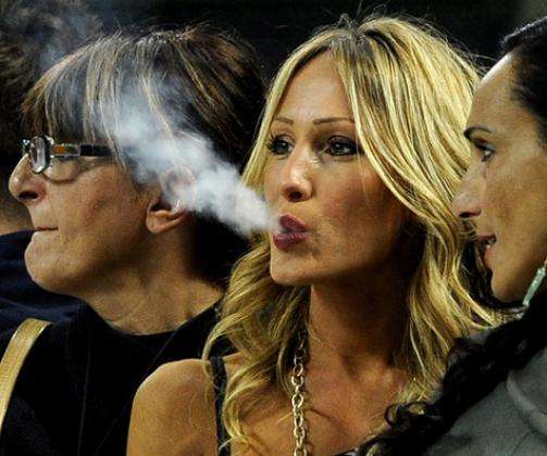 Mme Pazzini charge Super Pipo