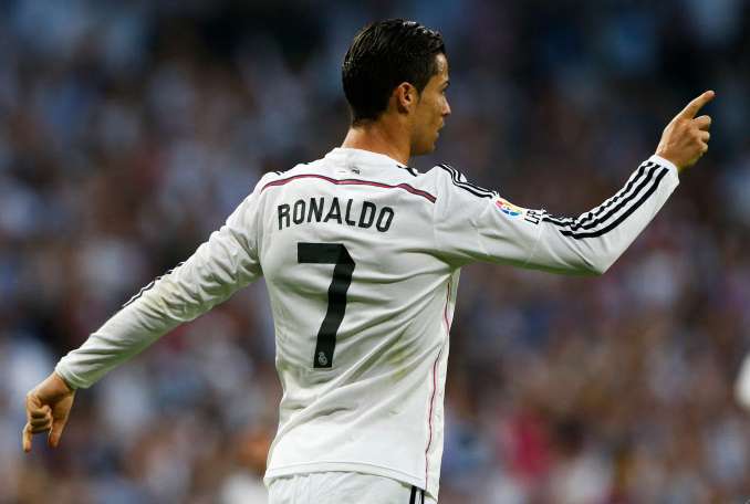 Une statue et une décoration pour CR7